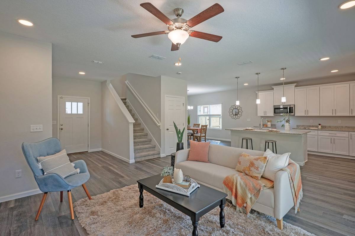 Townhouse for rent at 1374 Lakeshore Blvd, Jacksonville, FL 32205