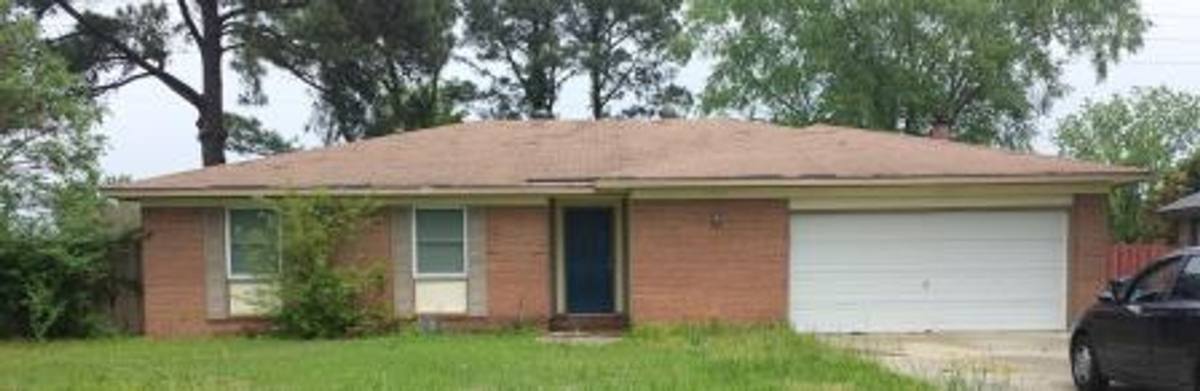 House for rent at 6552 Gristmill Rd, Fayetteville, NC 28314