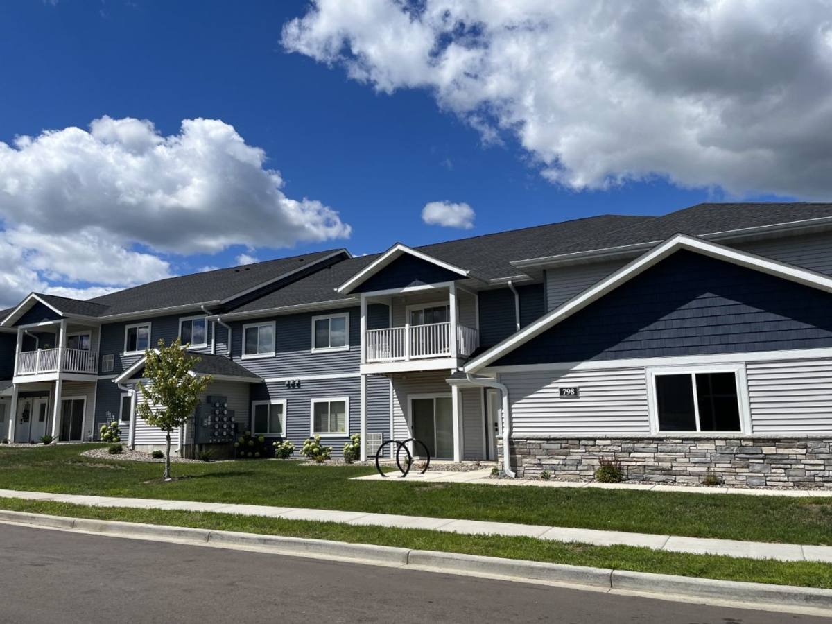 Apartment for rent at 798 Peregrine Circle, River Falls, WI 54022
