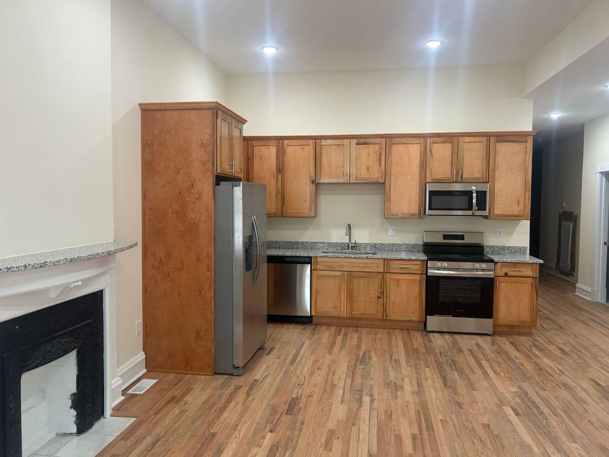 Apartment for rent at 1123 Grove Ave, Richmond, VA 23220