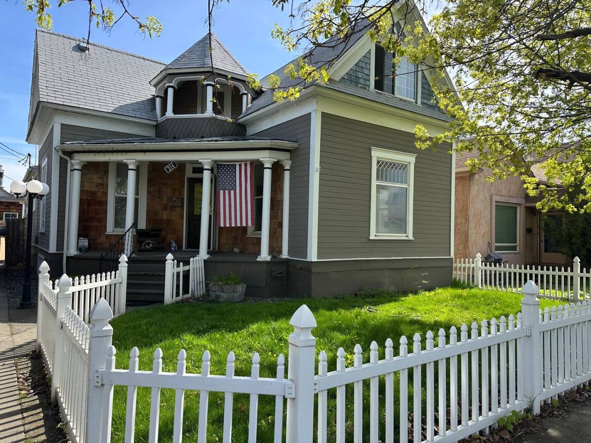 House for rent at 214 SW 8th, Pendleton, OR 97801