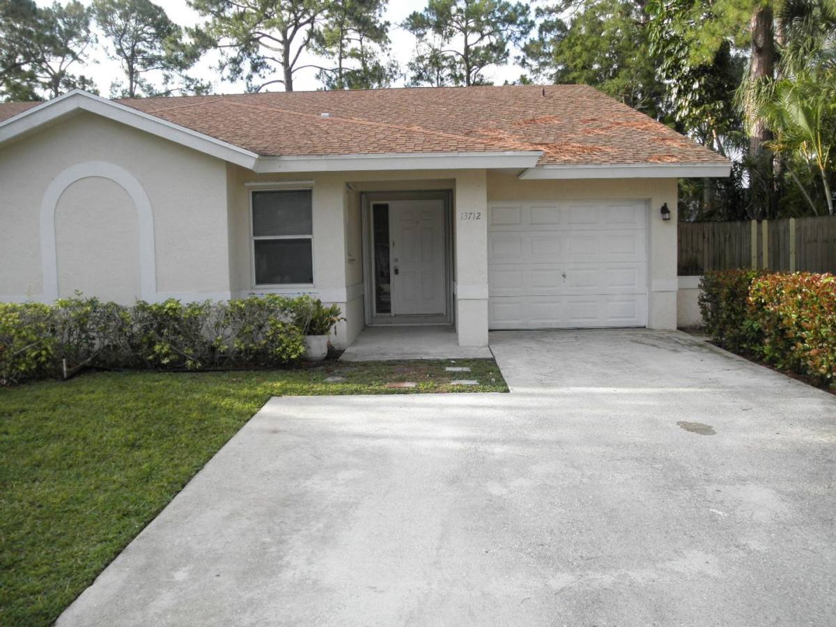 Townhouse for rent at 13708 Lavender Lane, Wellington, FL 33414