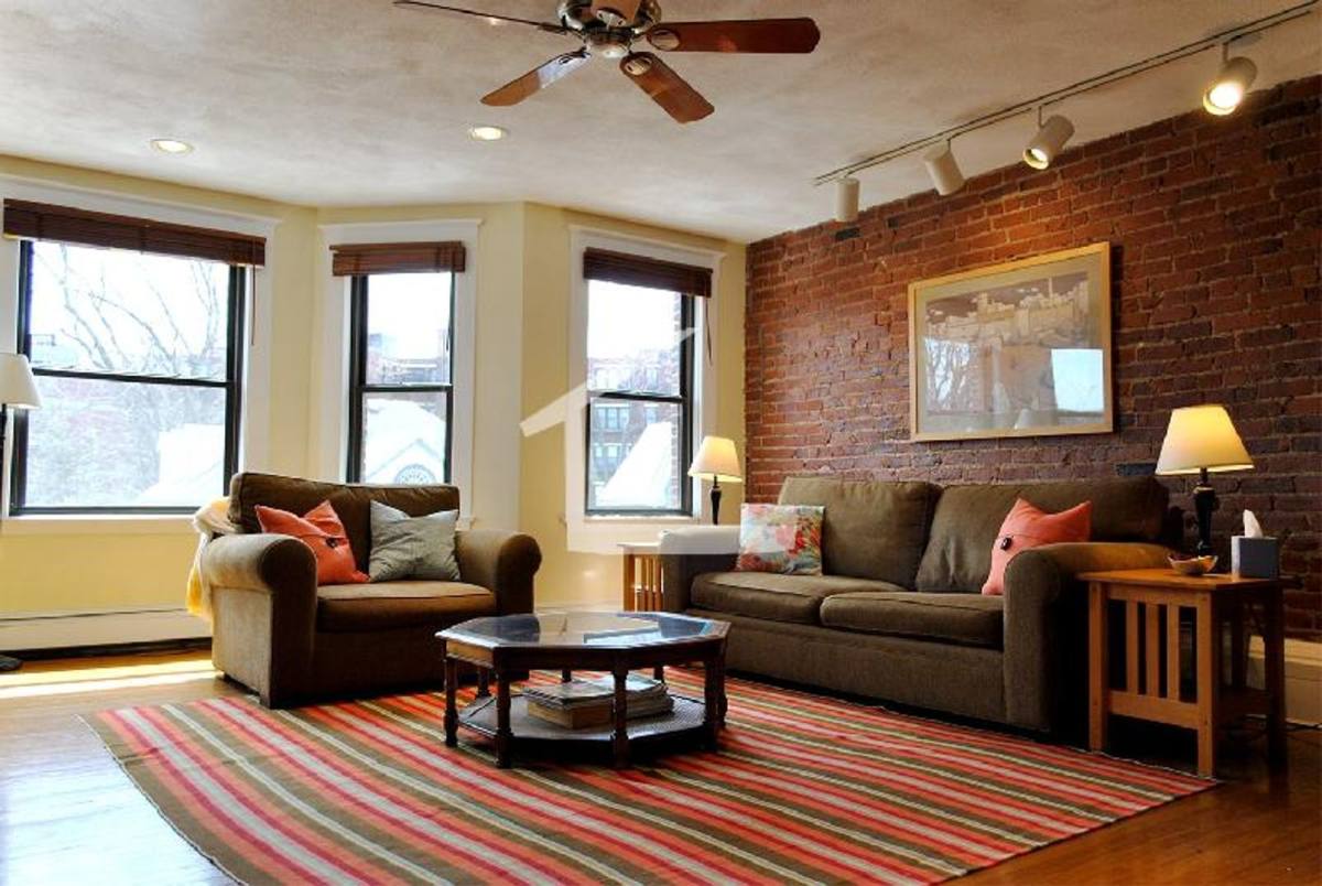House for rent at 9 S St #3S, Brighton, MA 02135