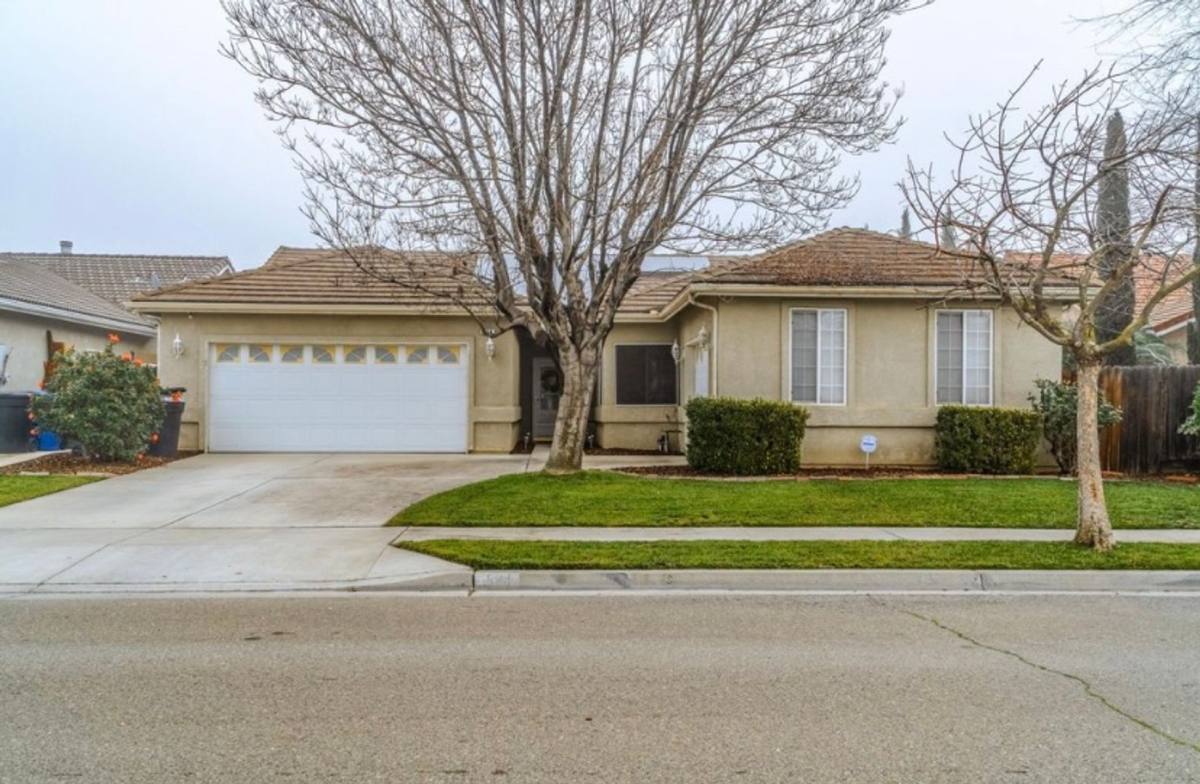 House for rent at 524 Mallard Ave, Lemoore, CA 93245