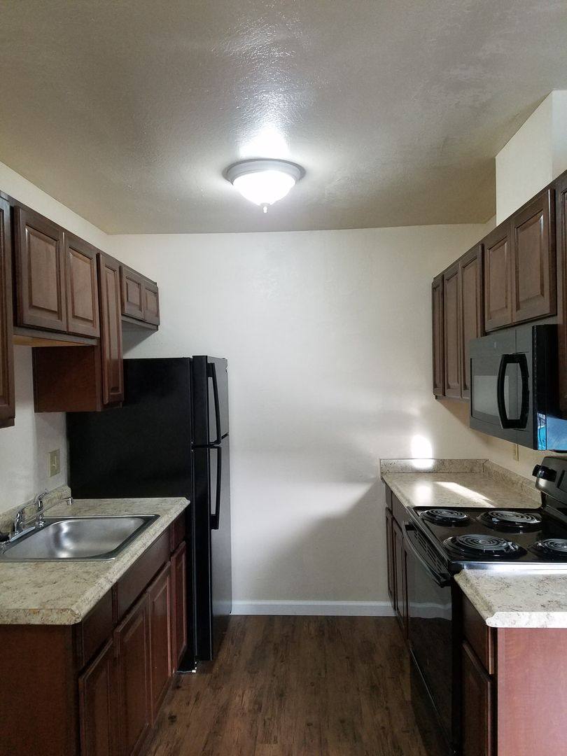 Apartment for rent at 150 E Orangeburg Ave, Modesto, CA 95350