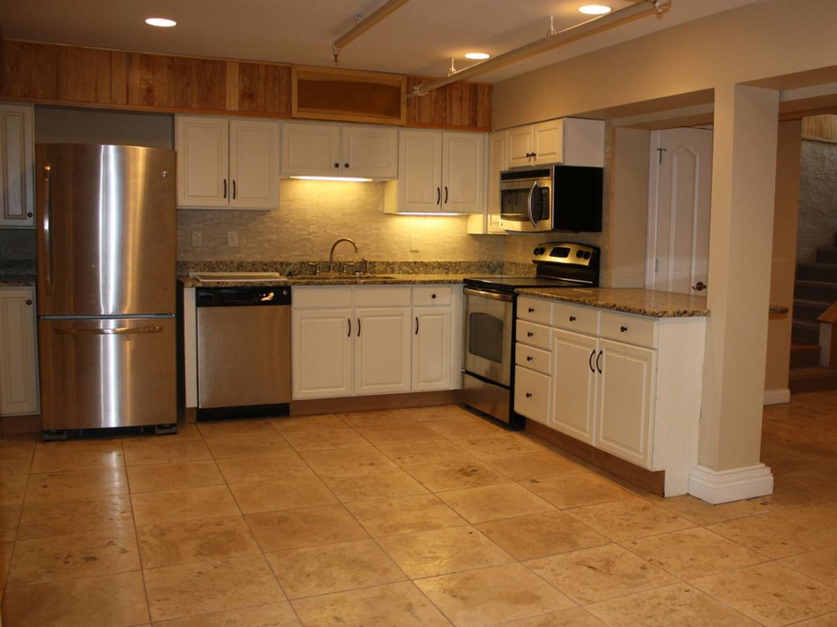 Apartment for rent at 904 E Broadway, Columbia, MO 65201