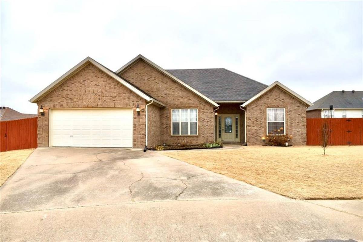 House for rent at 1101 Shiraz Dr, Centerton, AR 72719