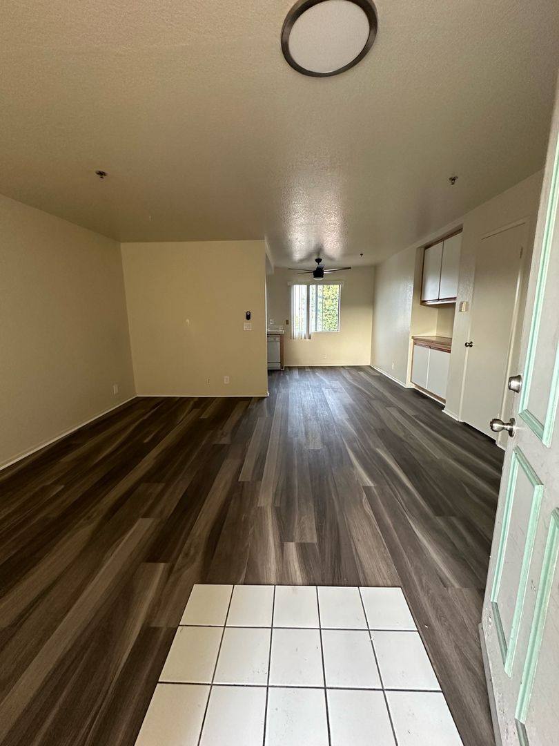Apartment for rent at 3637 W 139th St, Hawthorne, CA 90250
