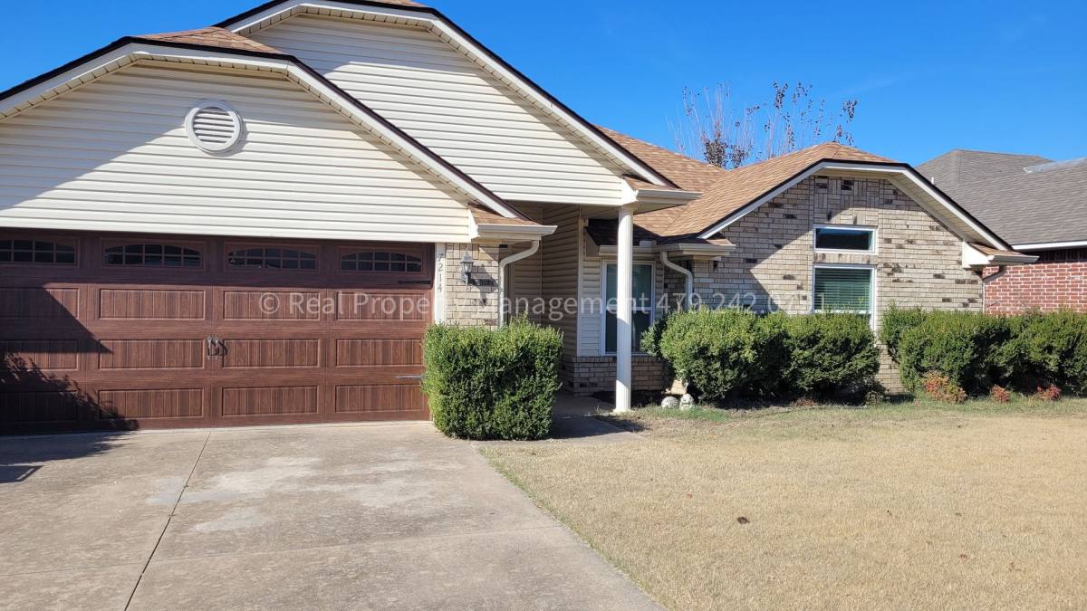 House for rent at 7214 Red Pine Dr, Fort Smith, AR 72916