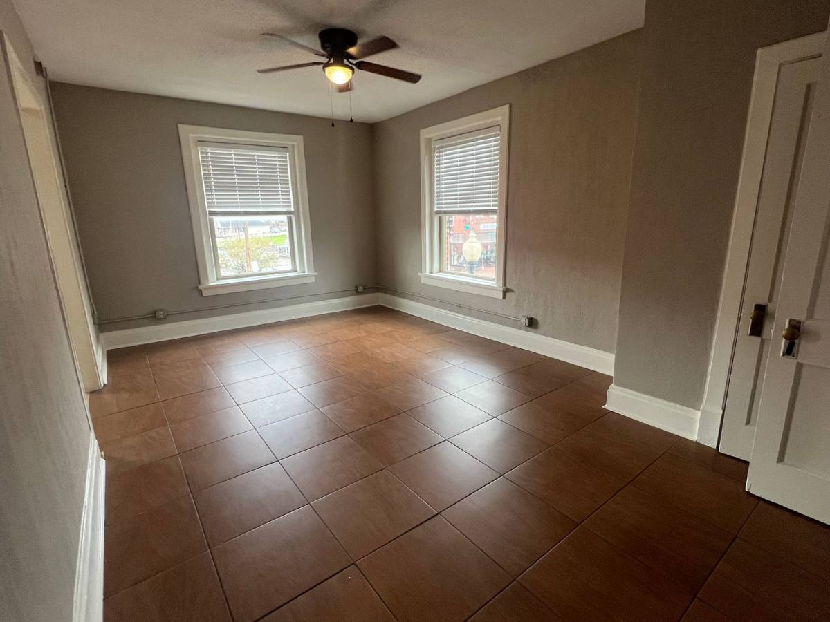Apartment for rent at 103 E Cedar St, Franklin, KY 42134