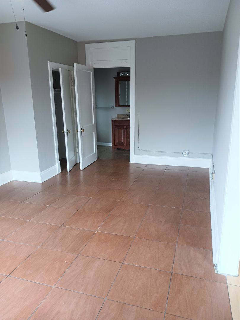 Apartment for rent at 103 E Cedar St, Franklin, KY 42134