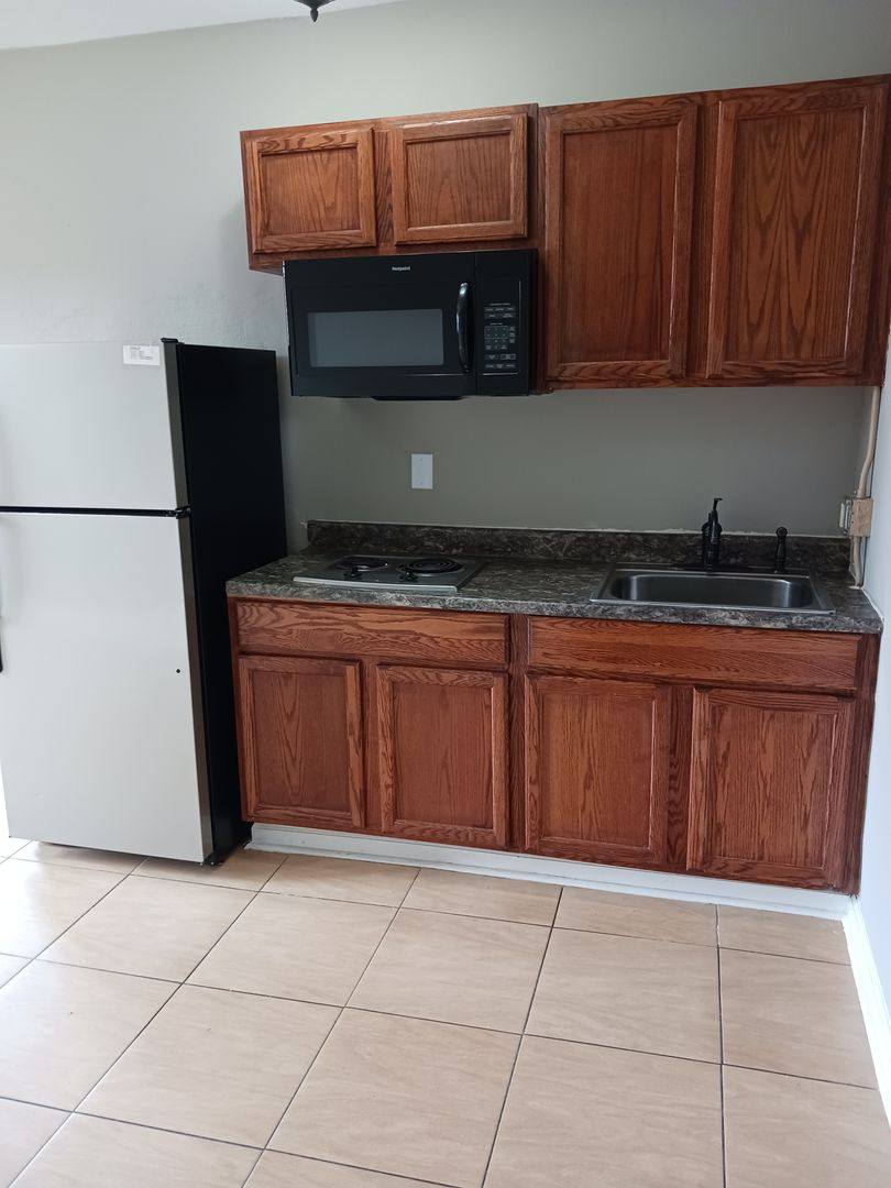 Apartment for rent at 103 E Cedar St, Franklin, KY 42134