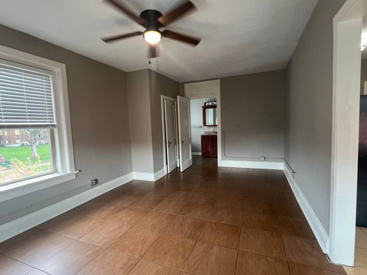 Apartment for rent at 103 E Cedar St, Franklin, KY 42134