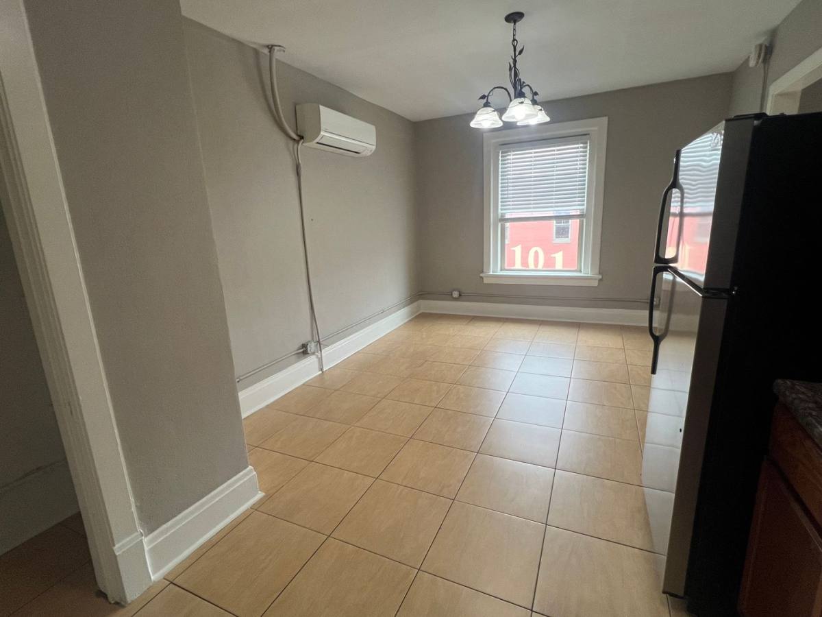 Apartment for rent at 103 E Cedar St, Franklin, KY 42134