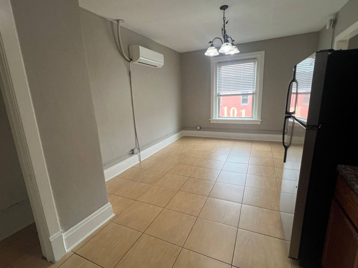Apartment for rent at 103 E Cedar St, Franklin, KY 42134