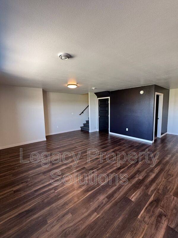 Apartment for rent at 202 E Greenfield Lane, Bismarck, ND 58503