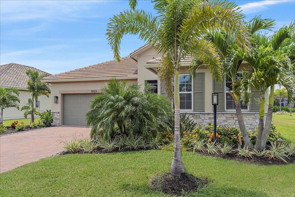 House for rent at 10123 Carnoustie Place, Bradenton, FL 34211