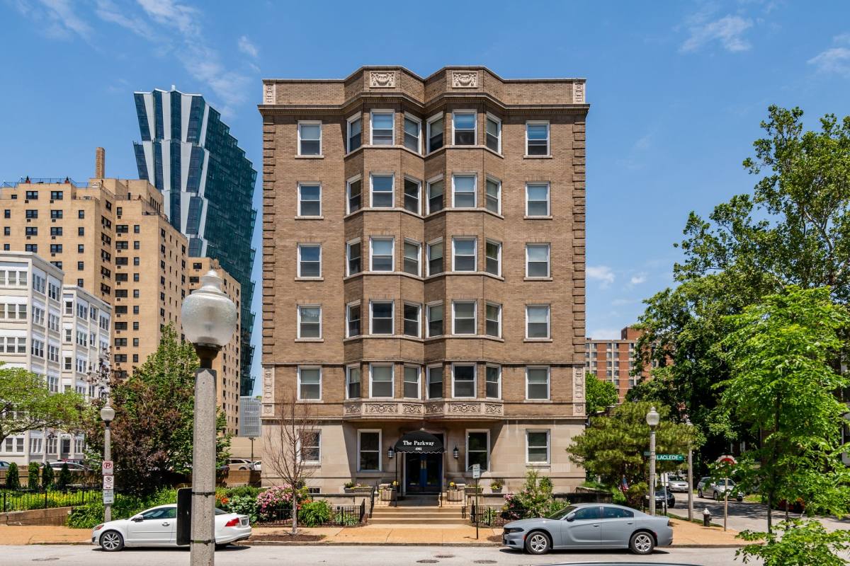 Apartment for rent at 4961 Laclede Ave, Saint Louis, MO 63108