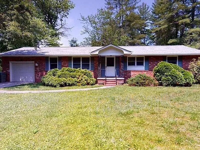 House for rent at 708 Heatherwood Dr, Hendersonville, NC 28792