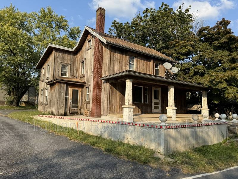 Apartment for rent at 3396 Mountain Rd, Hamburg, PA 19526