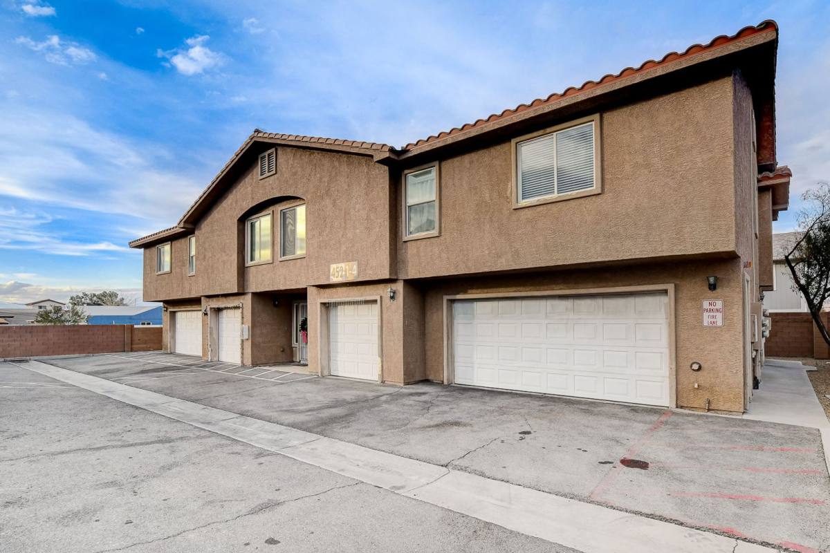 Apartment for rent at 452 Hunter Dr, Henderson, NV 89011