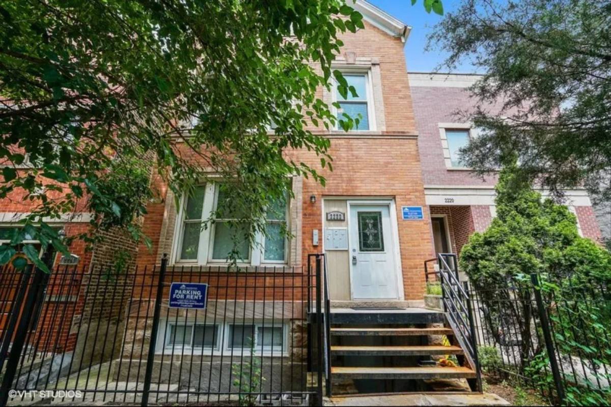 Apartment for rent at 2222 W Belden Ave, Chicago, IL 60647