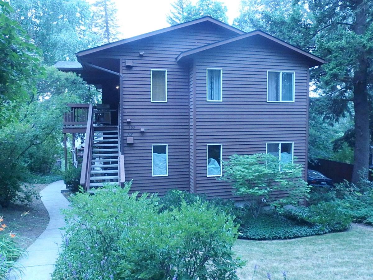 Apartment for rent at 307 309 N Jefferson, Moscow, ID 83843