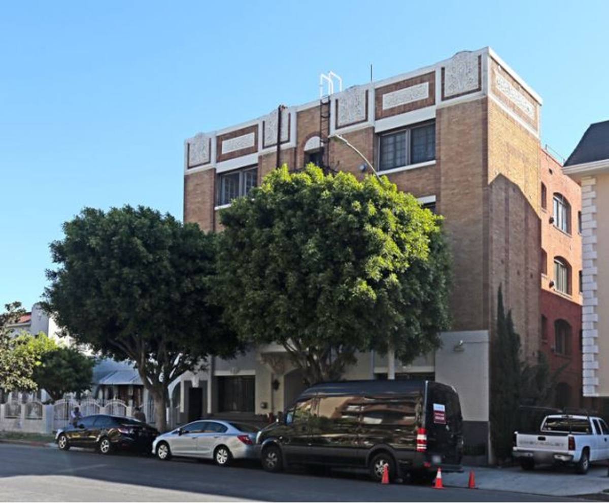 Apartment for rent at 324 S Catalina St, Los Angeles, CA 90020