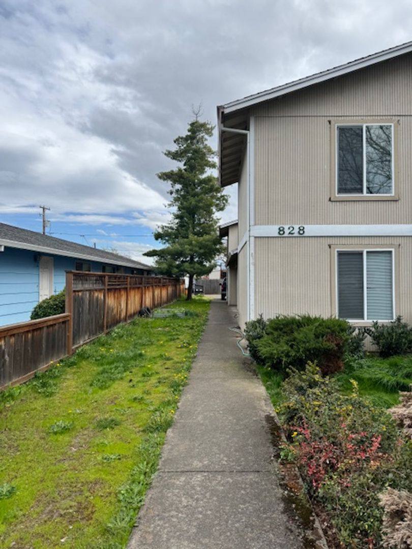 Apartment for rent at 828 Cherry, Central Point, OR 97502