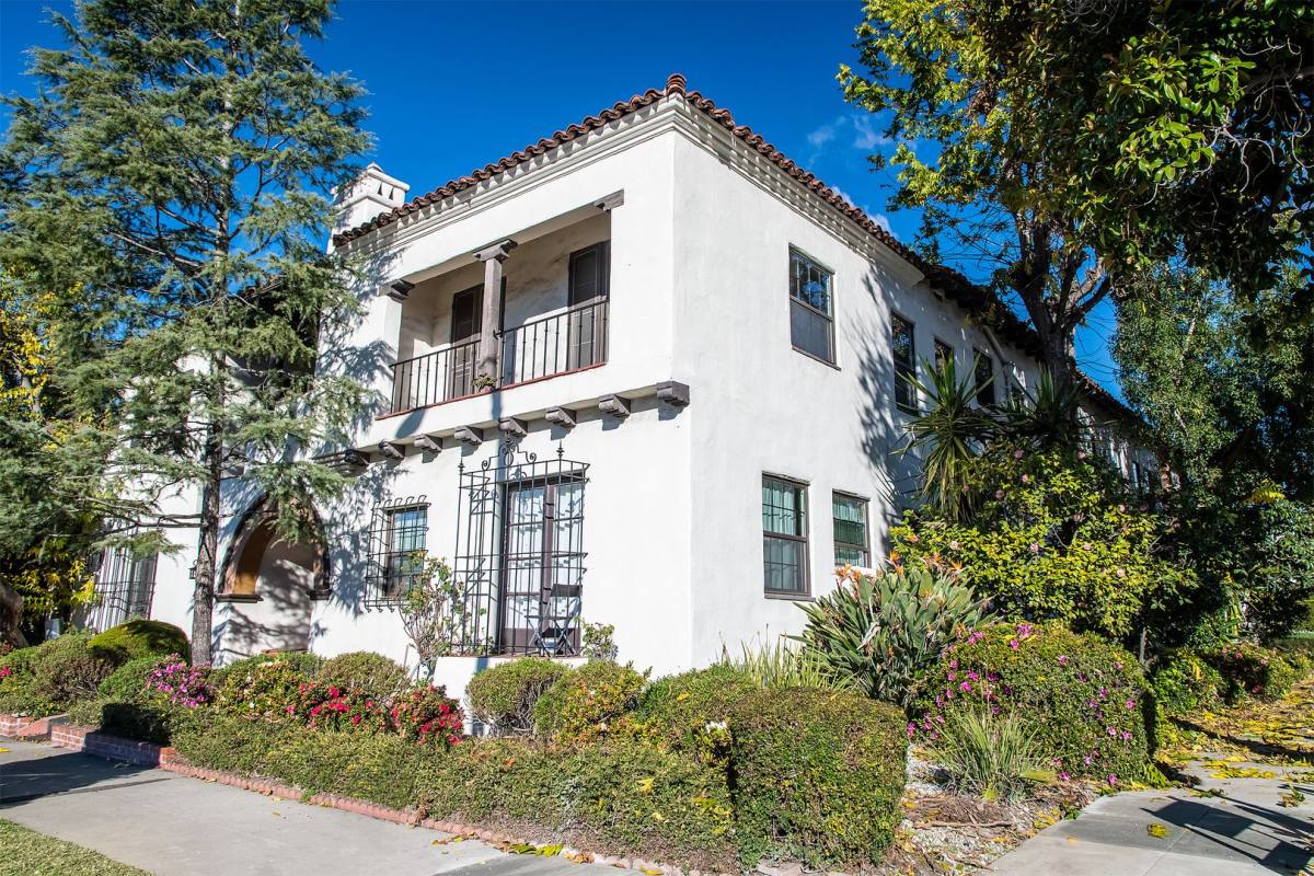Apartment for rent at 454 Mission St, South Pasadena, CA 91030