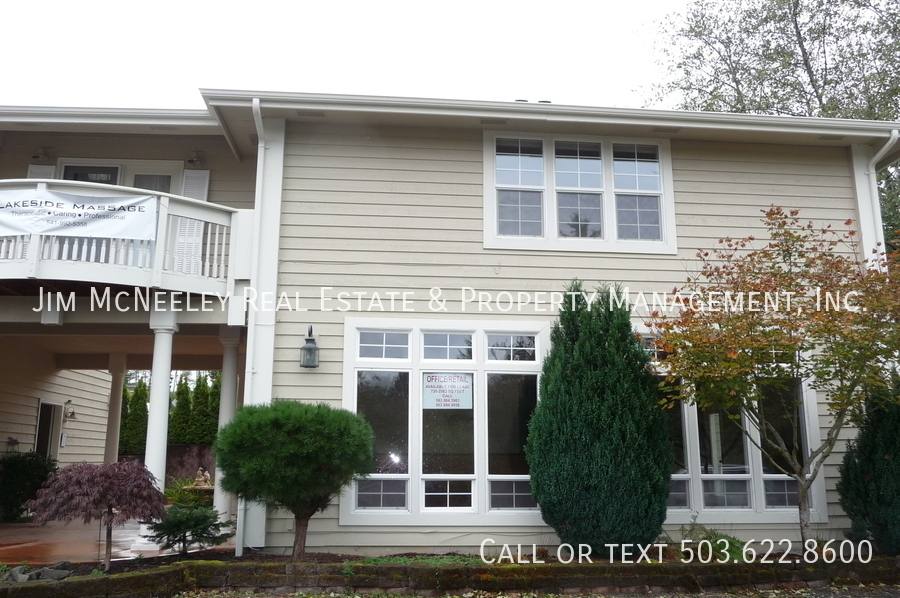 Apartment for rent at 3979 NE W Devils Lake Rd #C, Lincoln City, OR 97367