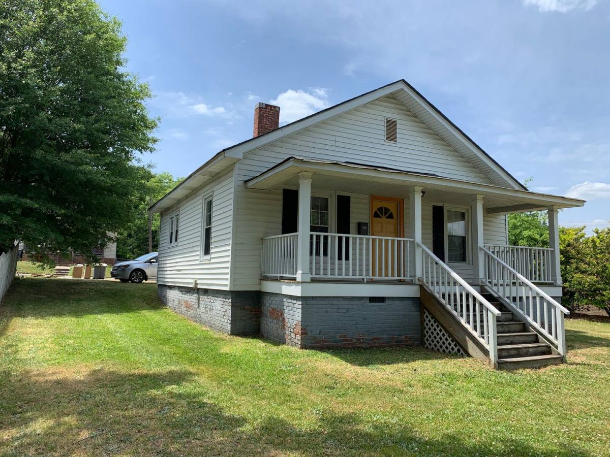 House for rent at 1009 N Cannon Blvd, Kannapolis, NC 28083