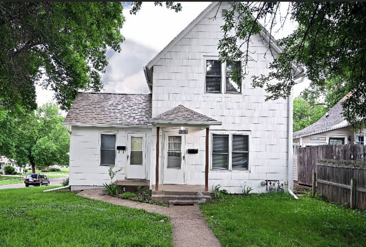 Apartment for rent at 4103 Davis Ave, Sioux City, IA 51106