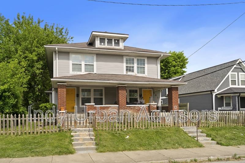 Townhouse for rent at 903 N Oxford St, Indianapolis, IN 46201