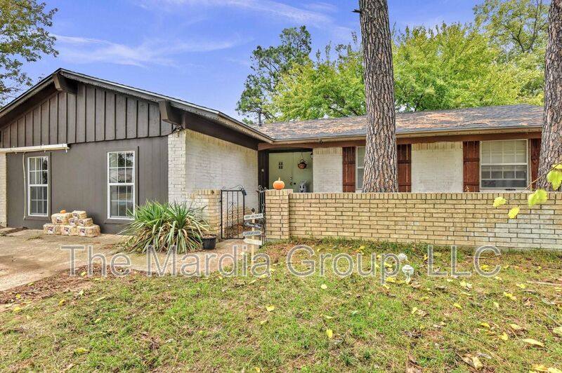 House for rent at 2719 Shawn Dr, Denison, TX 75020