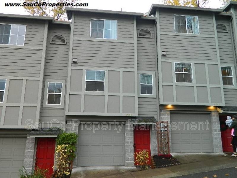 Townhouse for rent at 4938 SW 1st Ave, Portland, OR 97239