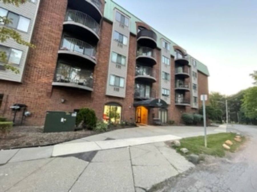 Condo for rent at 35300 Woodward Ave #302, Birmingham, MI 48009