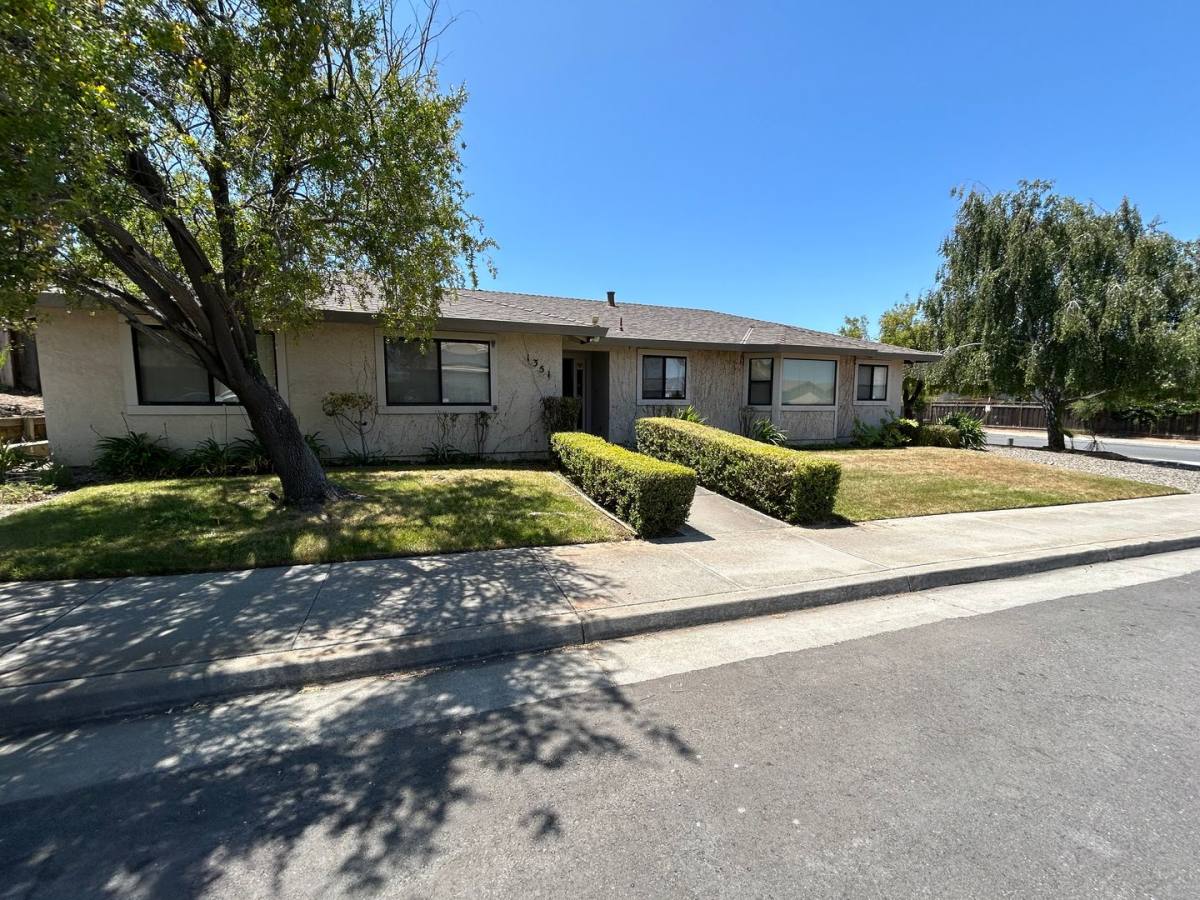House for rent at 1351 Diablo Dr, Hollister, CA 95023