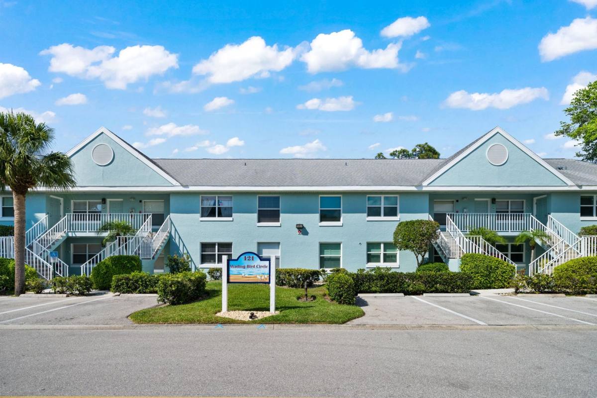 Apartment for rent at 121 Wading Bird Circle, Naples, FL 34110