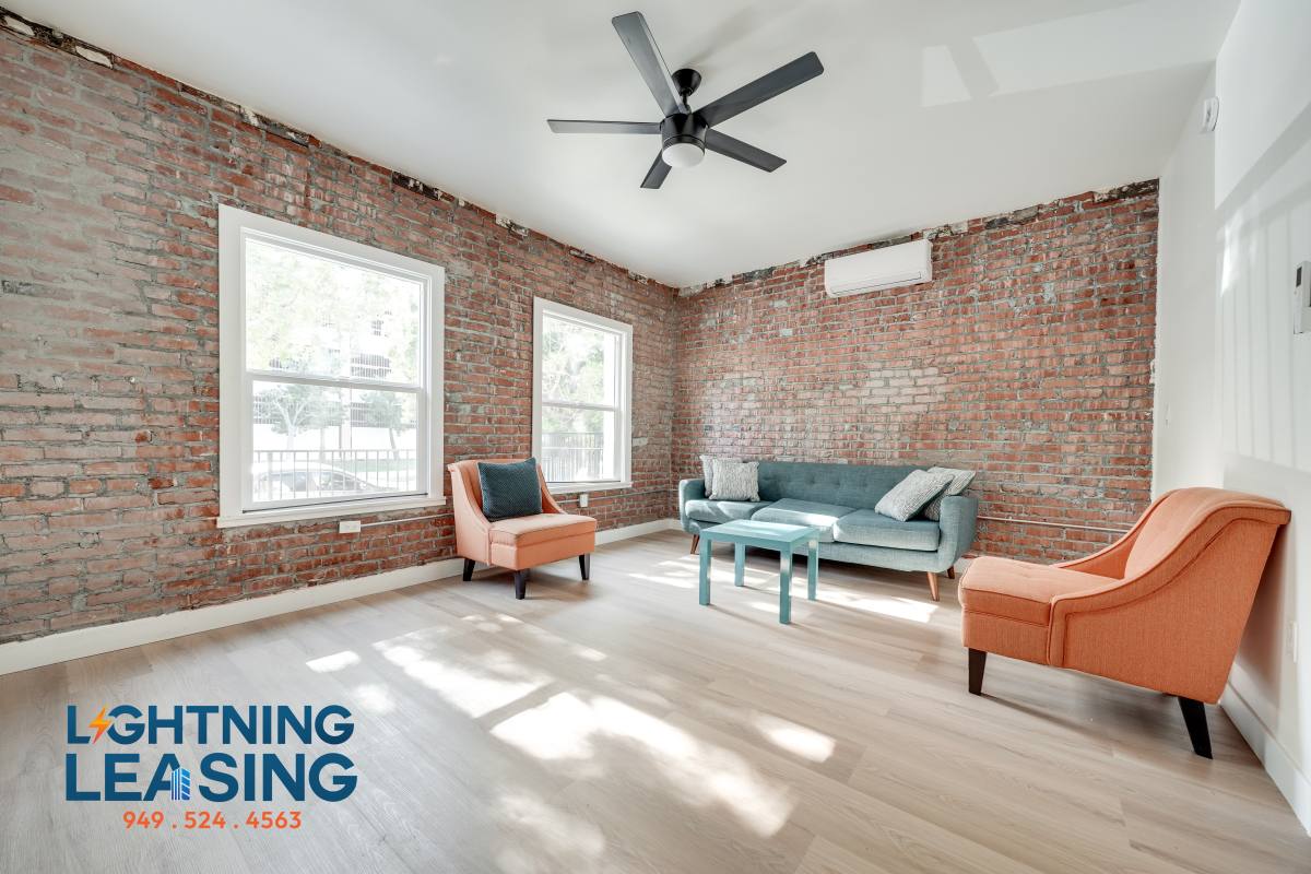 Apartment for rent at 766 1 2 N Van Ness Ave #2D, Los Angeles, CA 90038