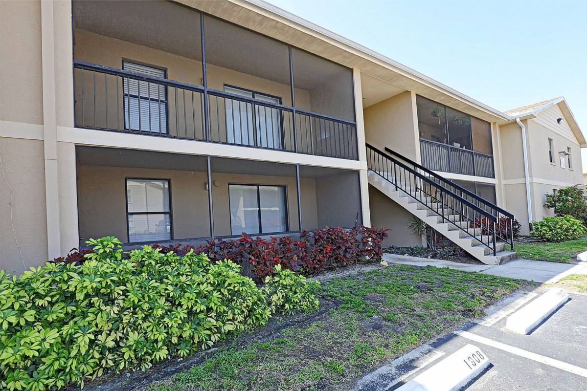 Apartment for rent at 5319 Summerlin Rd, Fort Myers, FL 33919