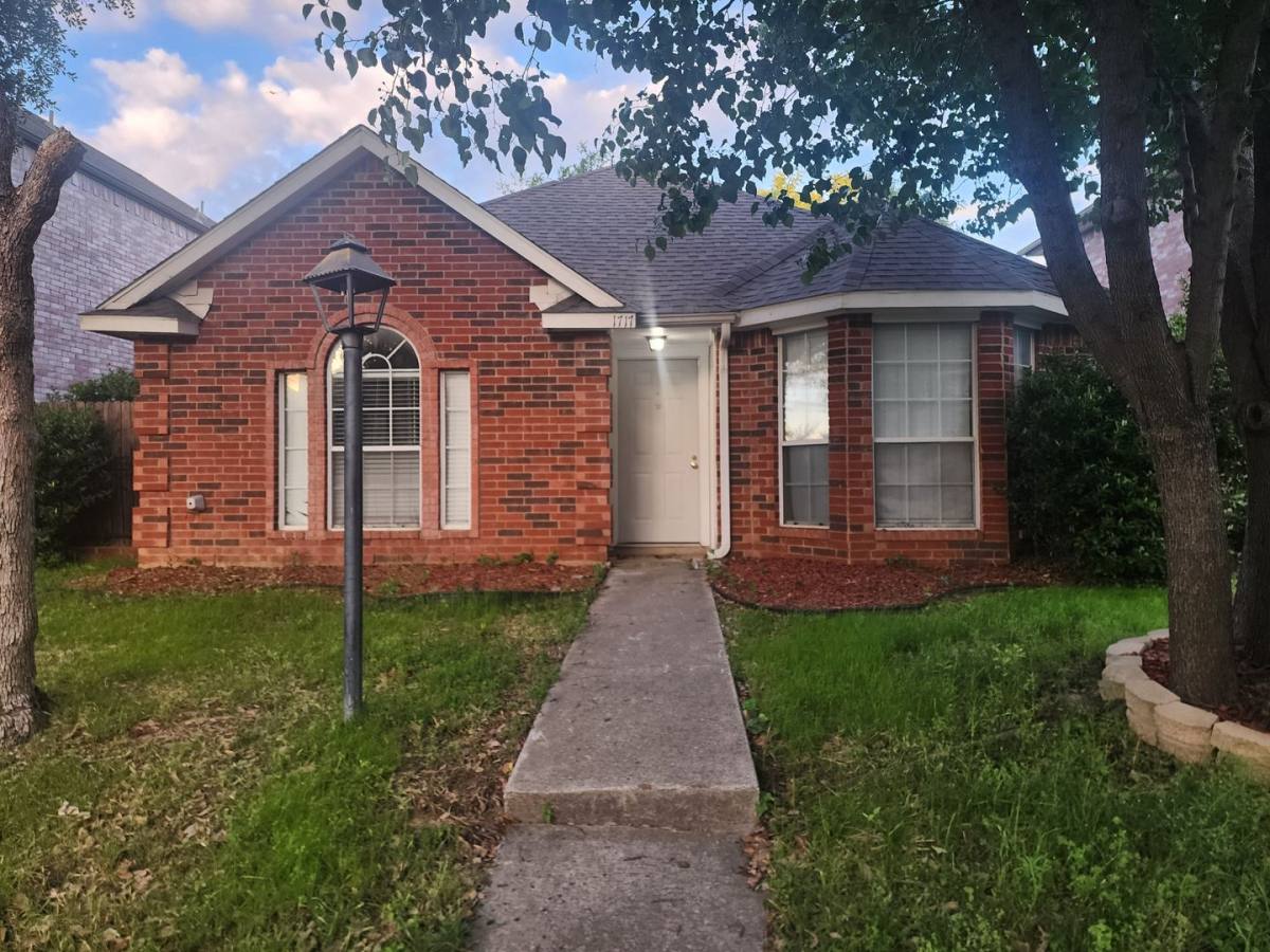 House for rent at 1717 Creekbend, Lewisville, TX 75067
