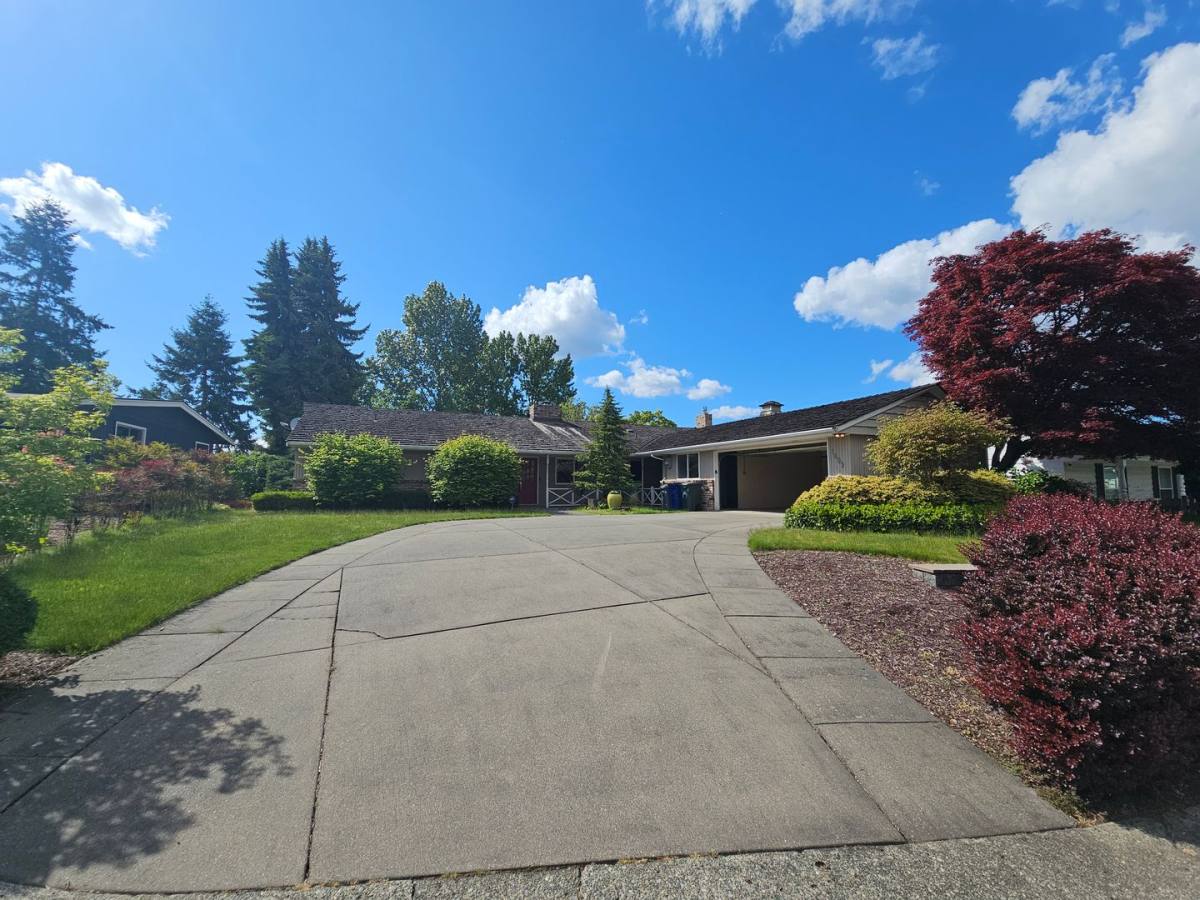 House for rent at 1609 121st Ave SE, Bellevue, WA 98005