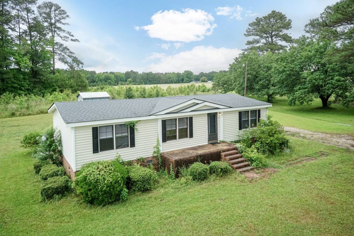 House for rent at 112 Brodie Privette Rd, Zebulon, NC 27597