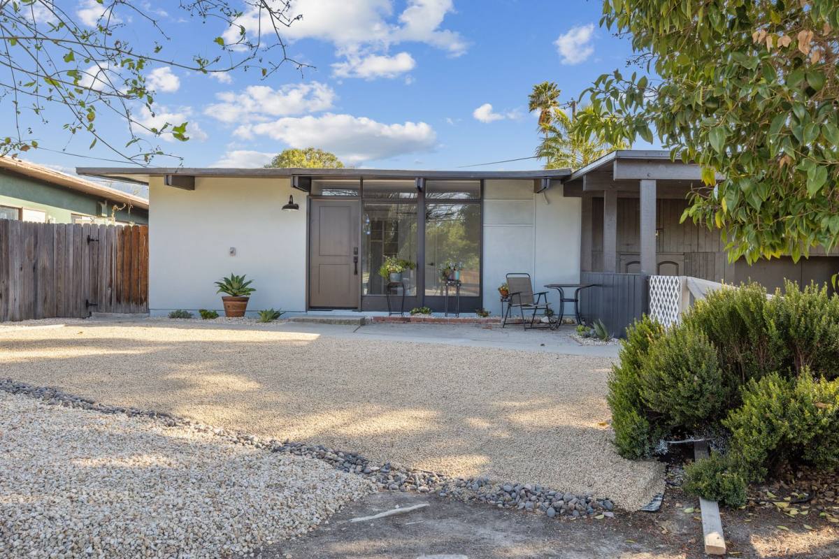 Townhouse for rent at 528-530 Creston Rd, Paso Robles, CA 93446
