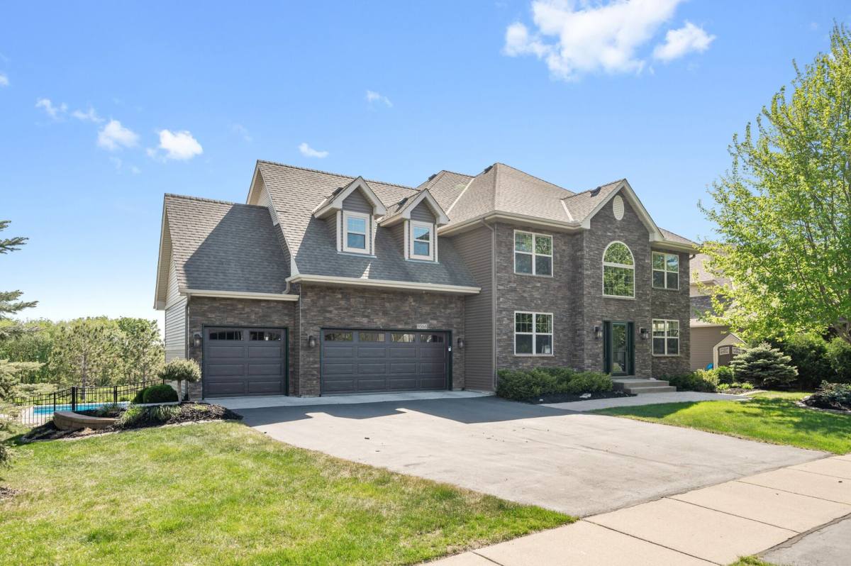 House for rent at 9566 212th St W, Lakeville, MN 55044