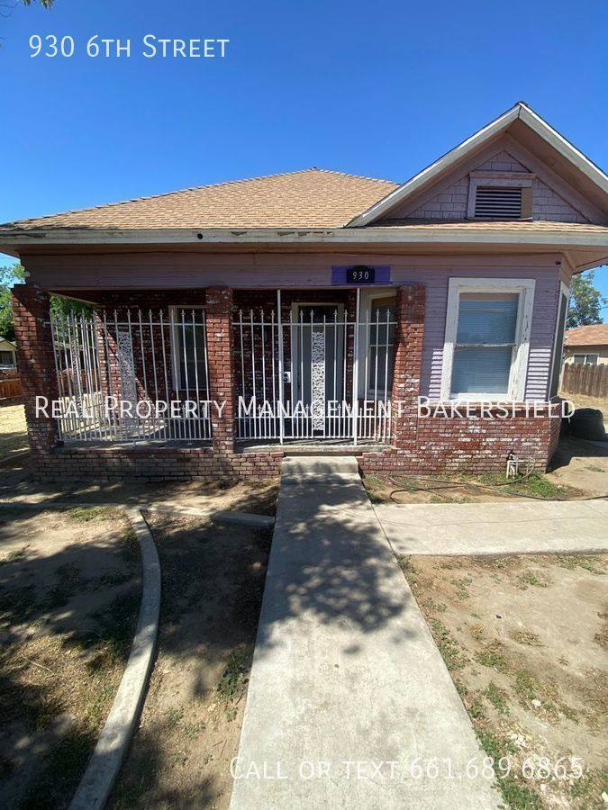 House for rent at 930 6th St, Bakersfield, CA 93304