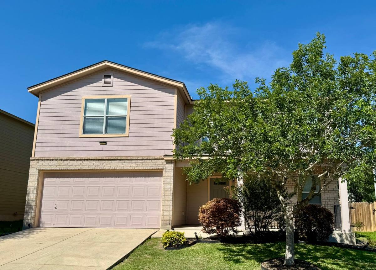 House for rent at 204 Gatewood Oak, Cibolo, TX 78108