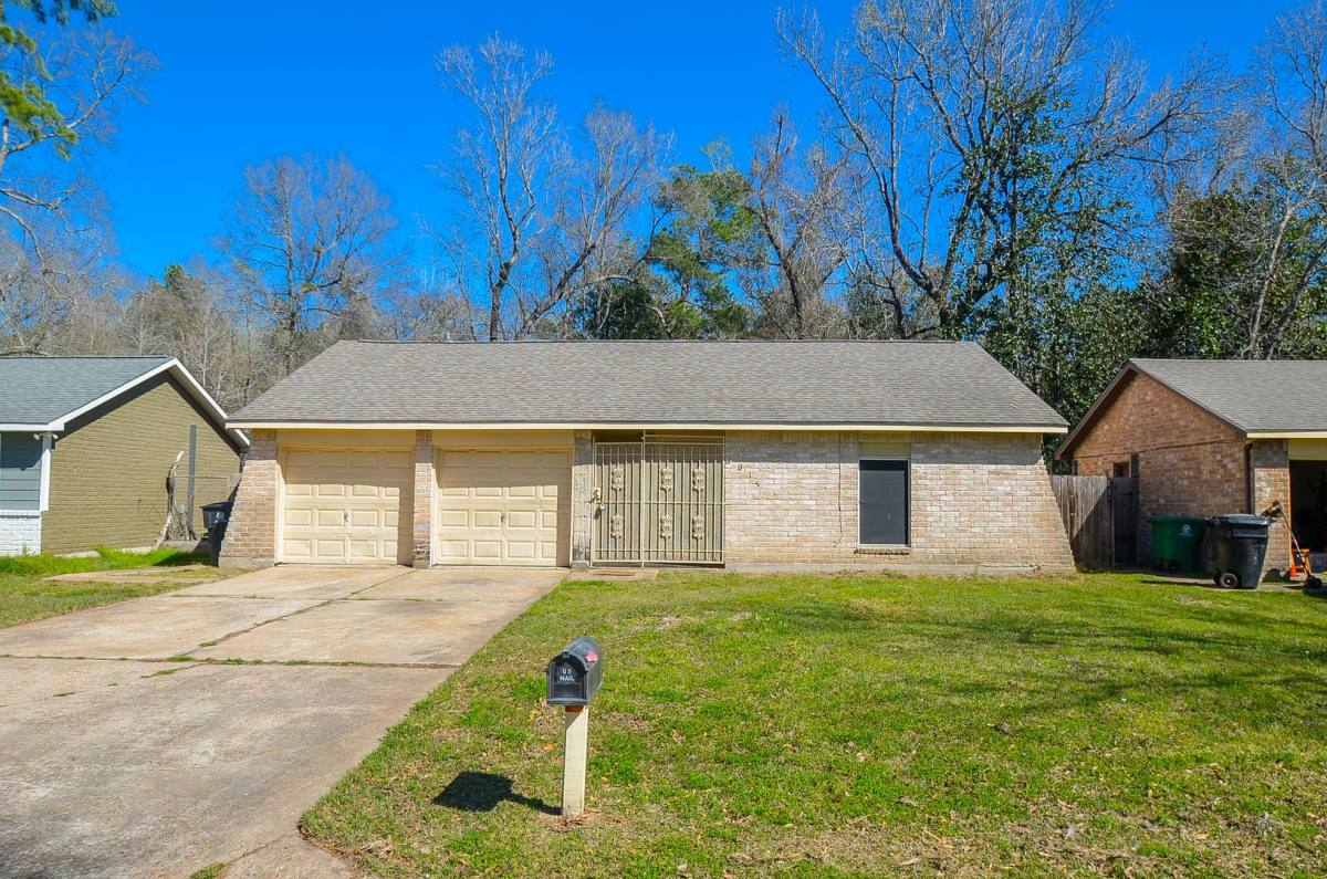 House for rent at 8914 Valley Side Dr, Houston, TX 77078