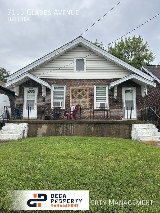 Apartment for rent at 7115 Glades Ave, Saint Louis, MO 63117